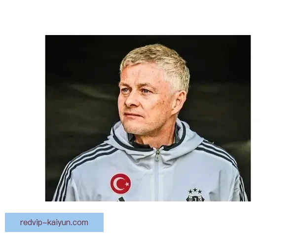 滕哈赫在德甲战术调整中展现出持续提升的球队表现