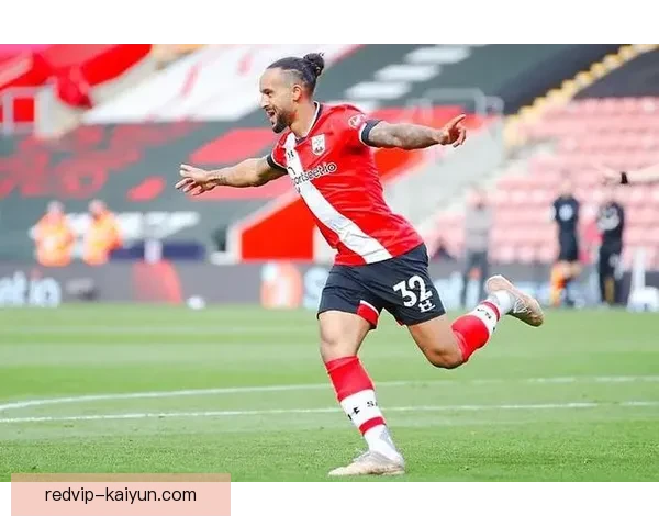 奥纳丘在英超联赛中迎来首球，状态逐渐回暖引发关注