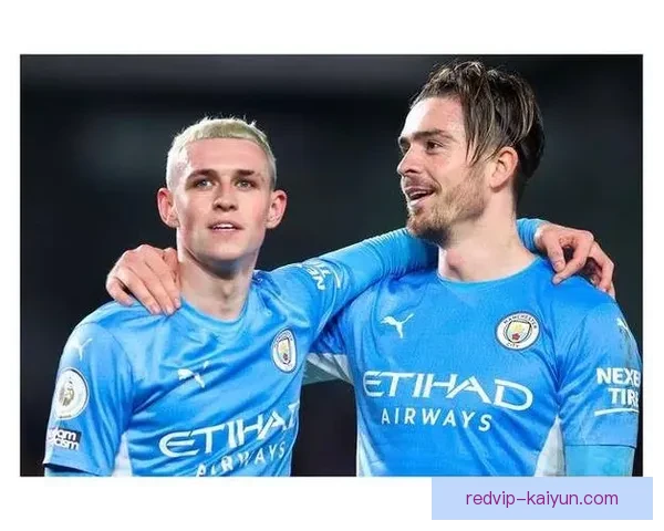 福登在更衣室融入顺利，与队友关系融洽表现稳健